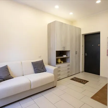 Room25mq Picasso Casa vacanze *